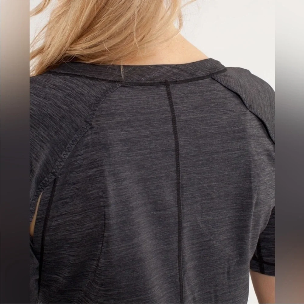 Lululemon Sun Runner Short‎ Sleeve Black Size 4